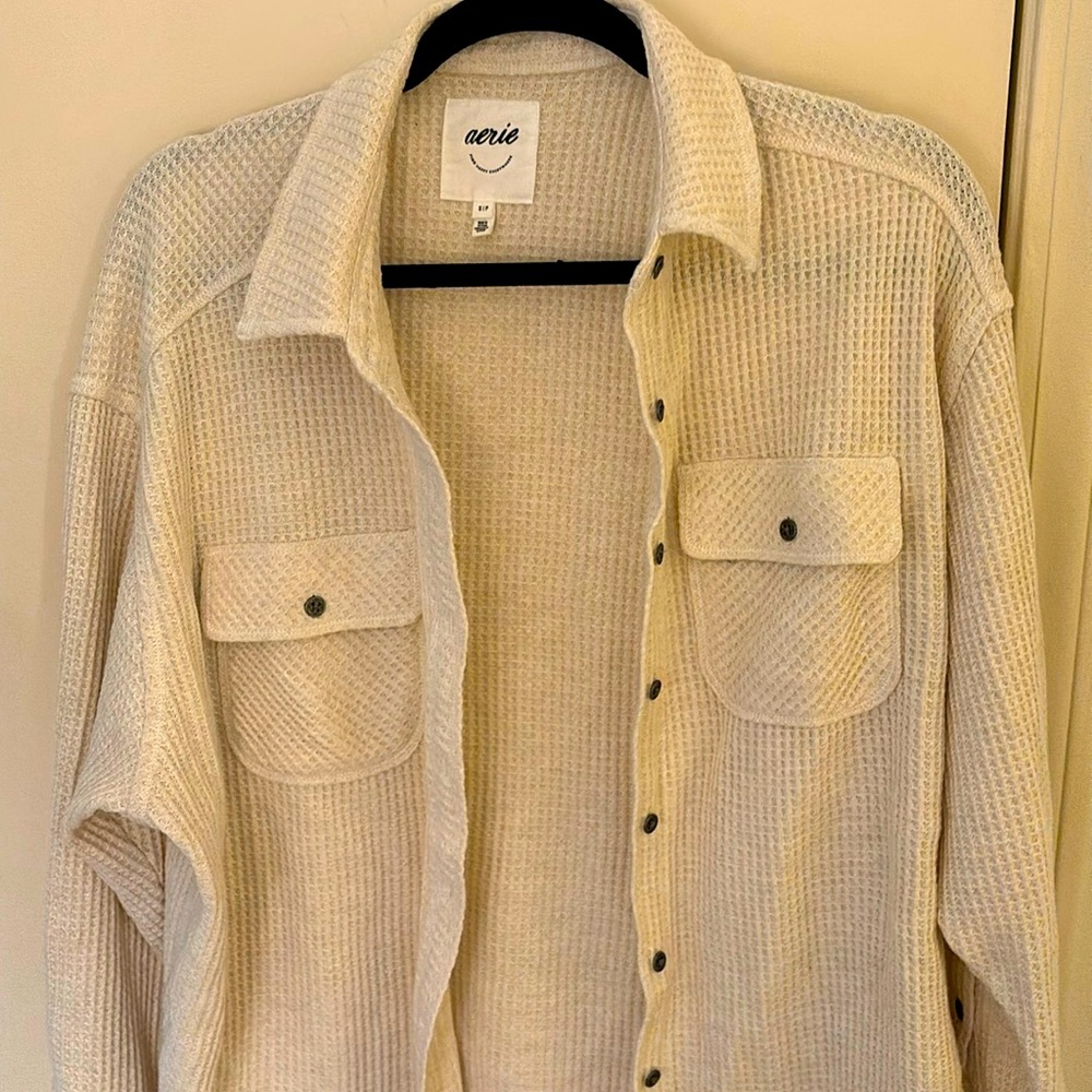 NWOT. Small cream colored waffle button down from aerie!